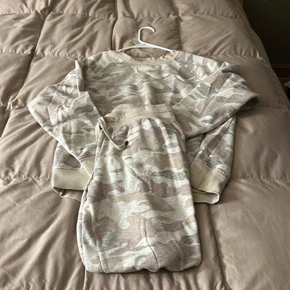 Old Navy Sweat Suit